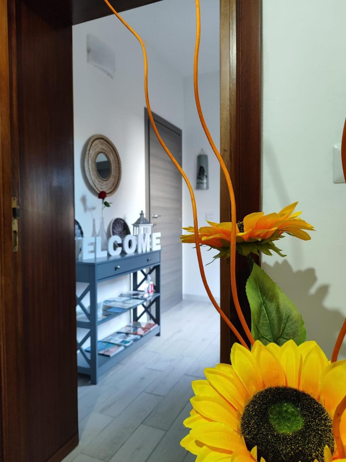 Casa Vacanze Con Giardino I Girasoli - Cin It 09006 - 9 C 2000 R4042- Sorso Exterior foto